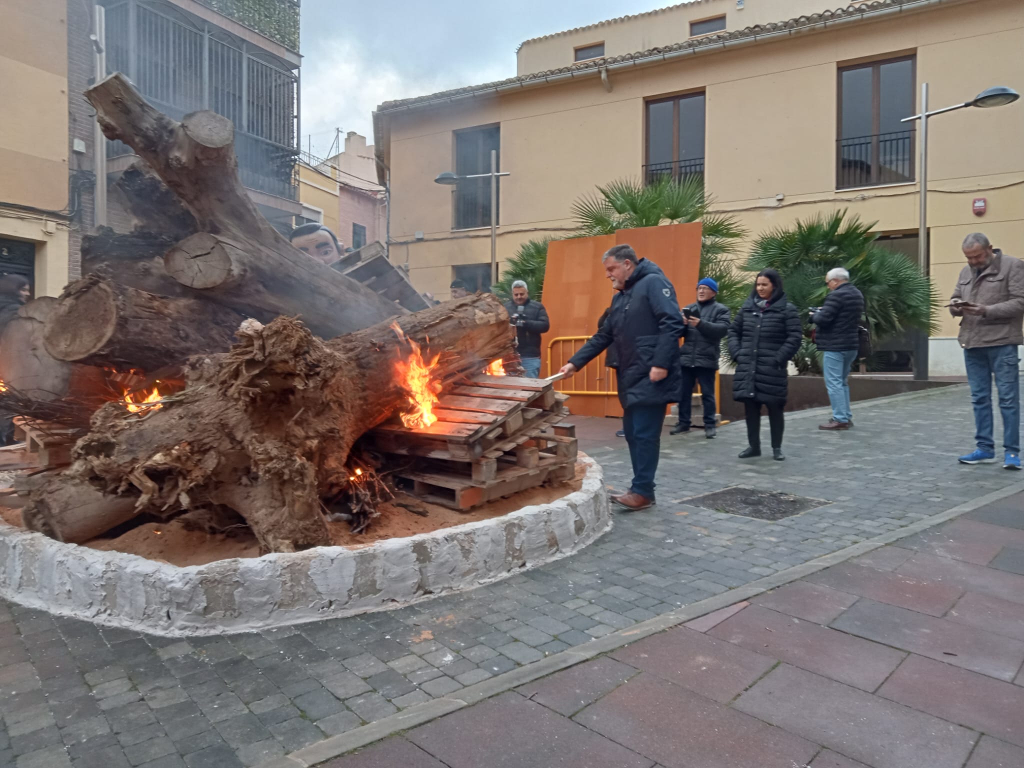 Encendido de la hoguera de San Antón