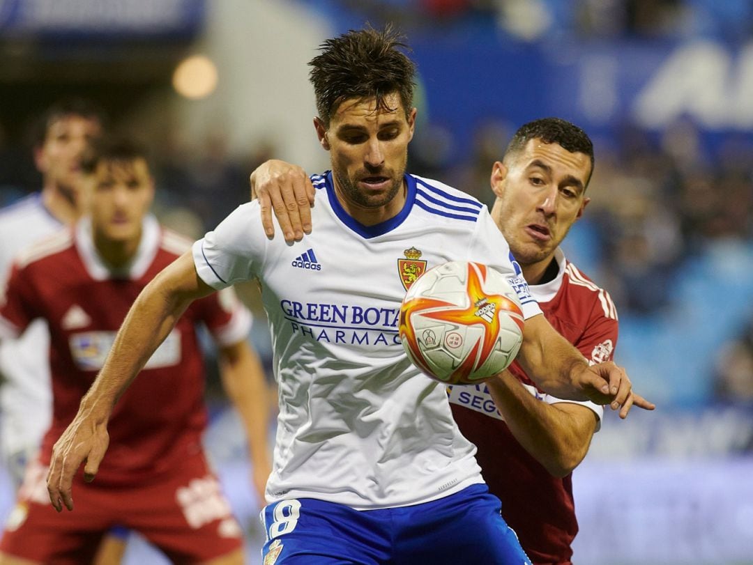 Adrián, en una acción en el partido de Copa ante el Burgos