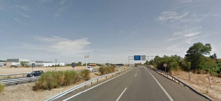 Autovía A-62 a su paso por Dueñas (Palencia)