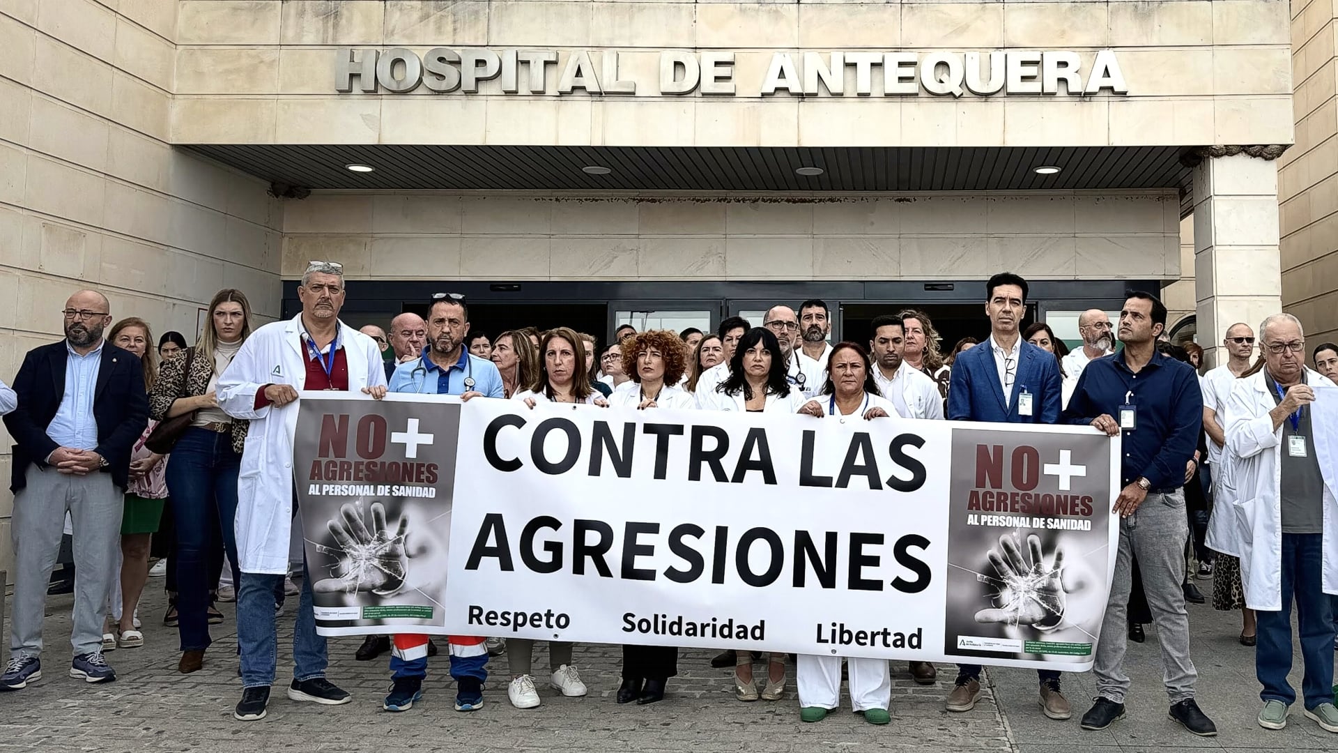 Concentración en el Hospital de Antequera por la última agresión sufrida por personal sanitario