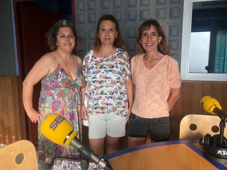 Las portavoces de las &#039;Kellys&#039; en los estudios de Radio Ibiza SER