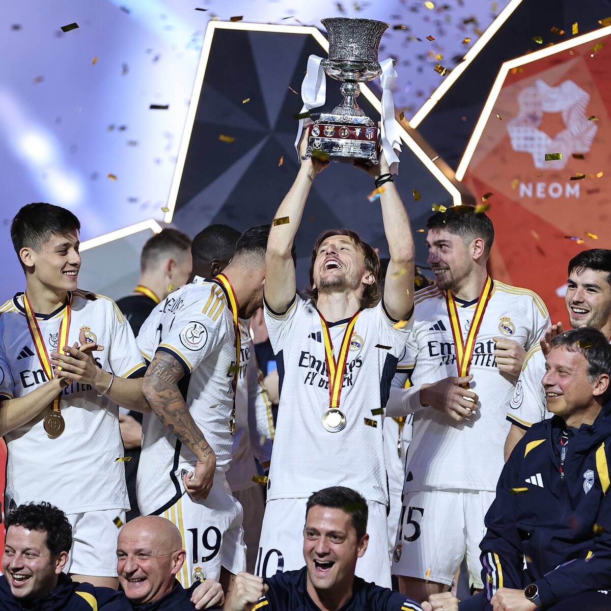 ¿Debería el Atlético hacerle el pasillo al Real Madrid tras ganar la Supercopa? Manu Carreño se moja sobre la polémica de la jornada