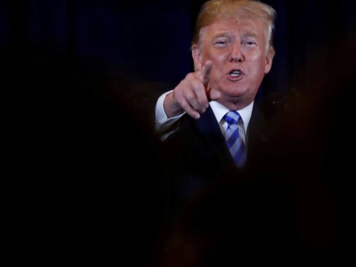 Donald Trump ironiza con la belleza de una congresista a la que llama loca