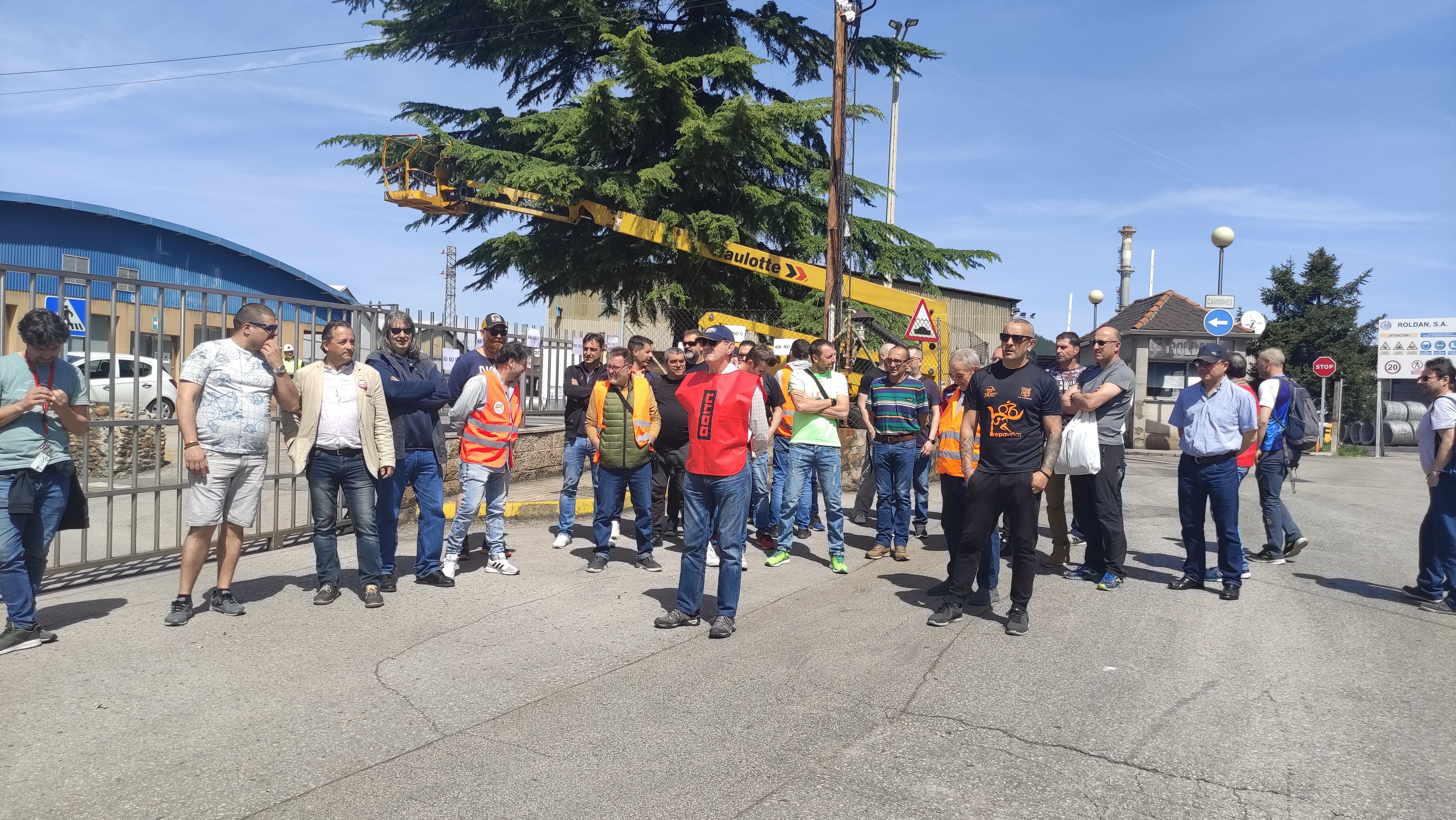 Protesta a las puertas de Roldán