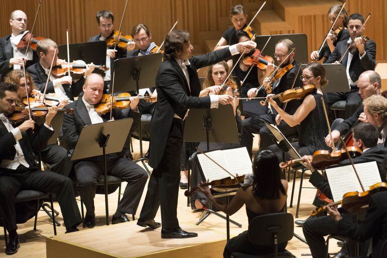 El valenciano ha dirigido su primer concierto en el Palau de les Arts Reina Sofía