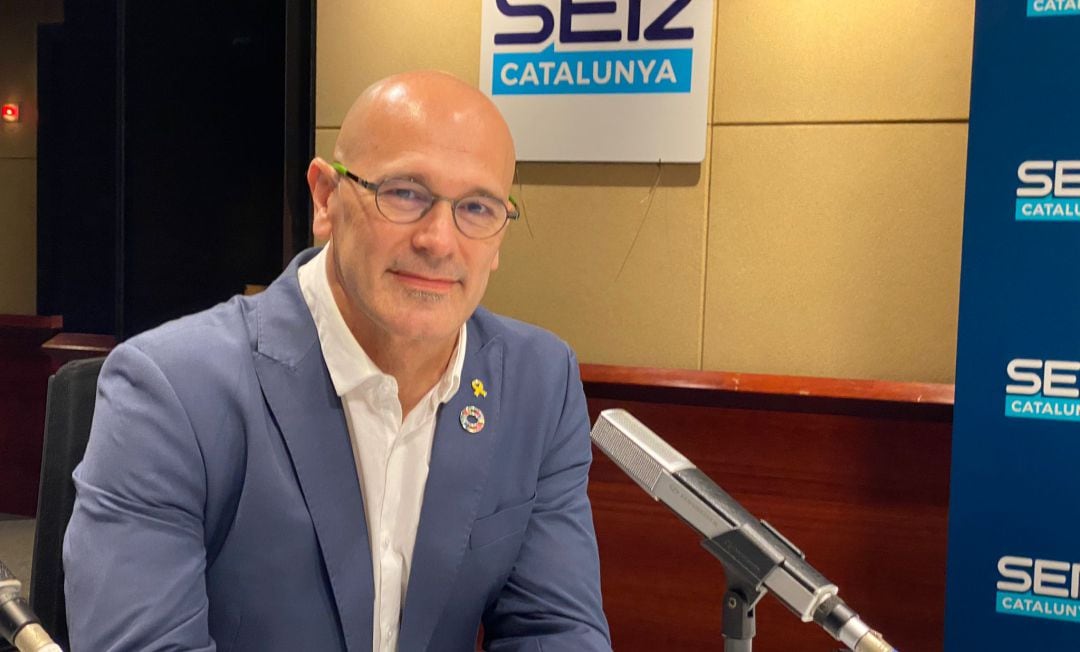 El exconsejero Raül Romeva, de nuevio en tercer grado penitenciario, hoy en los estudios de Radio Barcelona