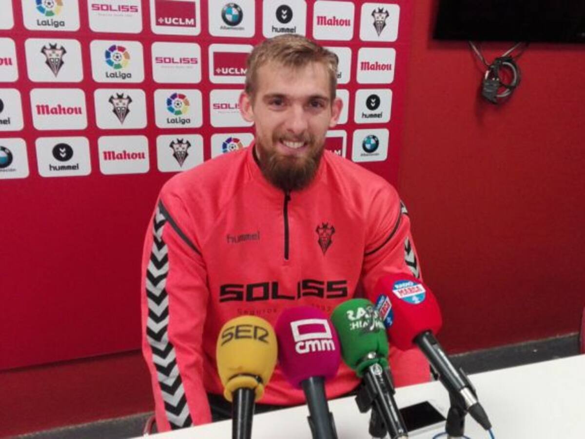 Saveljich será baja en Gijón