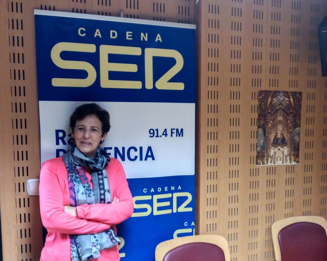 Maribel Carpintero, delegada de Aoex Plasencia, en los estudios de SER Norte de Extremadura 