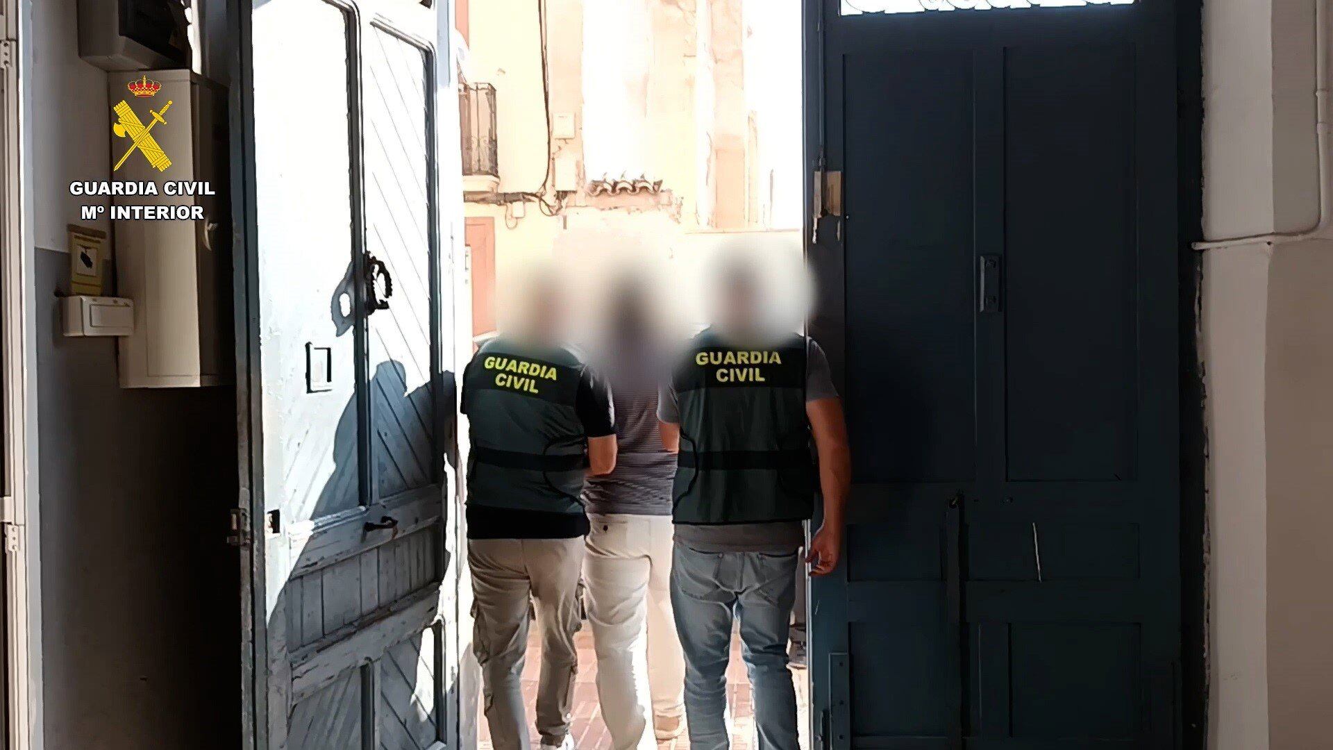 La Guardia Civil detiene a un médico por grabar a pacientes sin su consentimiento. Foto: Guardia Civil