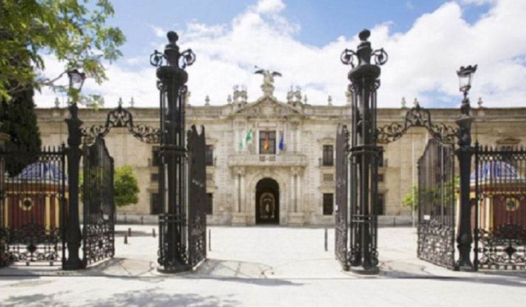 Fachada principal de la Universidad de Sevilla