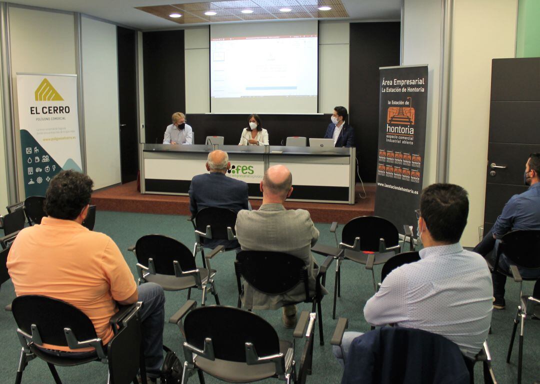 Presentación del Plan polígonos por parte del Ayuntamiento de Segovia a los empresarios.