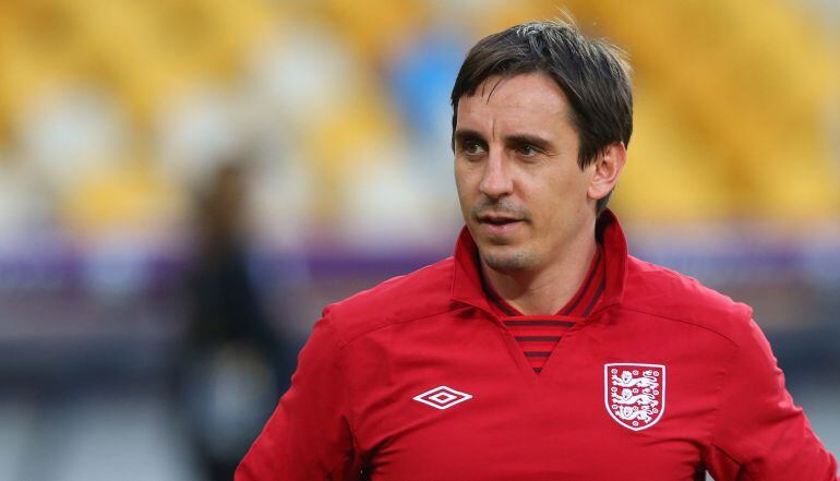 Archivo: Gary Neville como entrenador de Inglaterra en una sesión d eentrenamiento en la UEFA EURO en junio de 2012