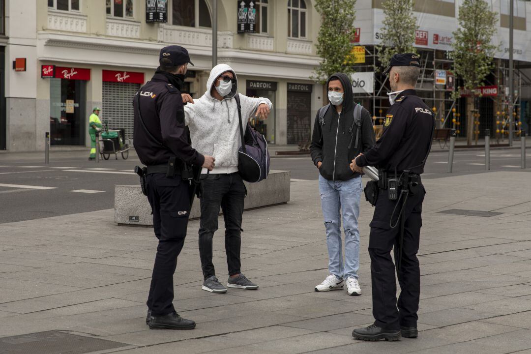 Imagen de un control policial por el coronavirus