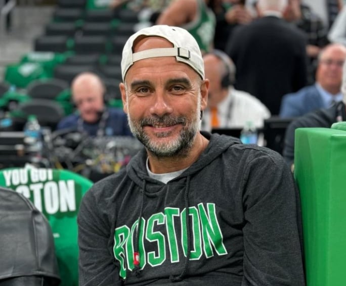 Guardiola visita a Boston Celtics durante las finales de la NBA