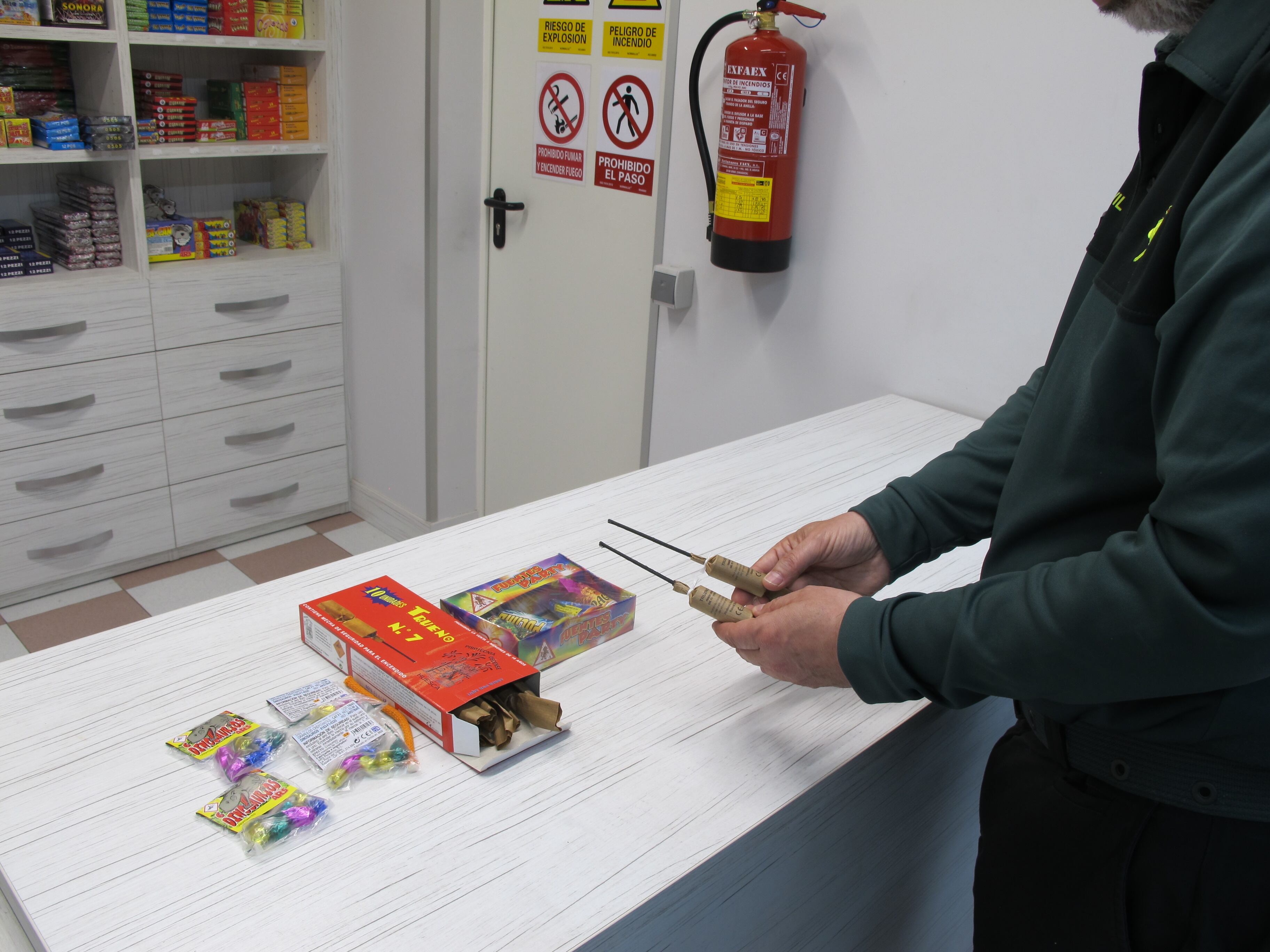 La Guardia Civil vigilará establecimientos de venta de artificios pirotécnicos este verano