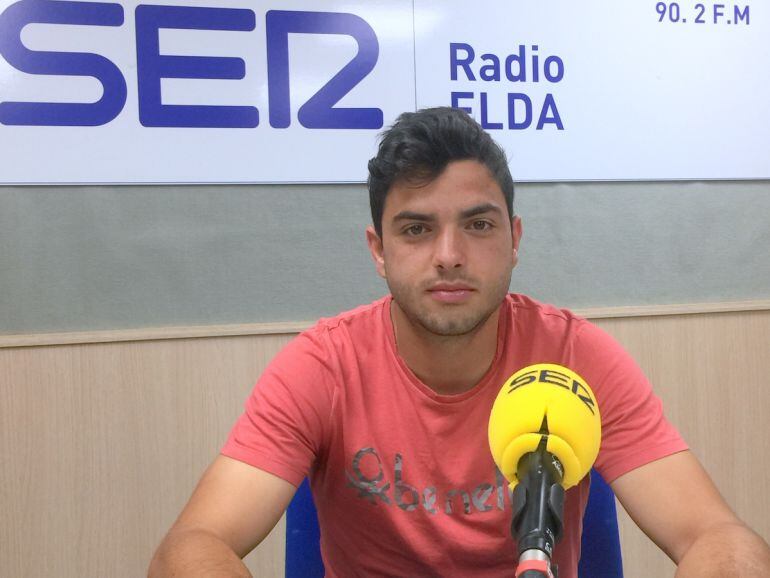 Mario Uclés llega al Eldense dispuesto a convencer a Miguel Ángel Mullor