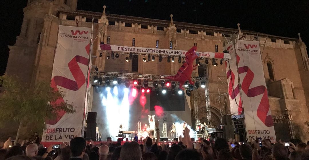 Cepeda levanta pasiones en su concierto de las Fiestas del Vino de Valdepeñas (Ciudad Real) 