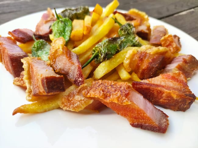 Torreznos del restaurante El Puerto, en La Población.