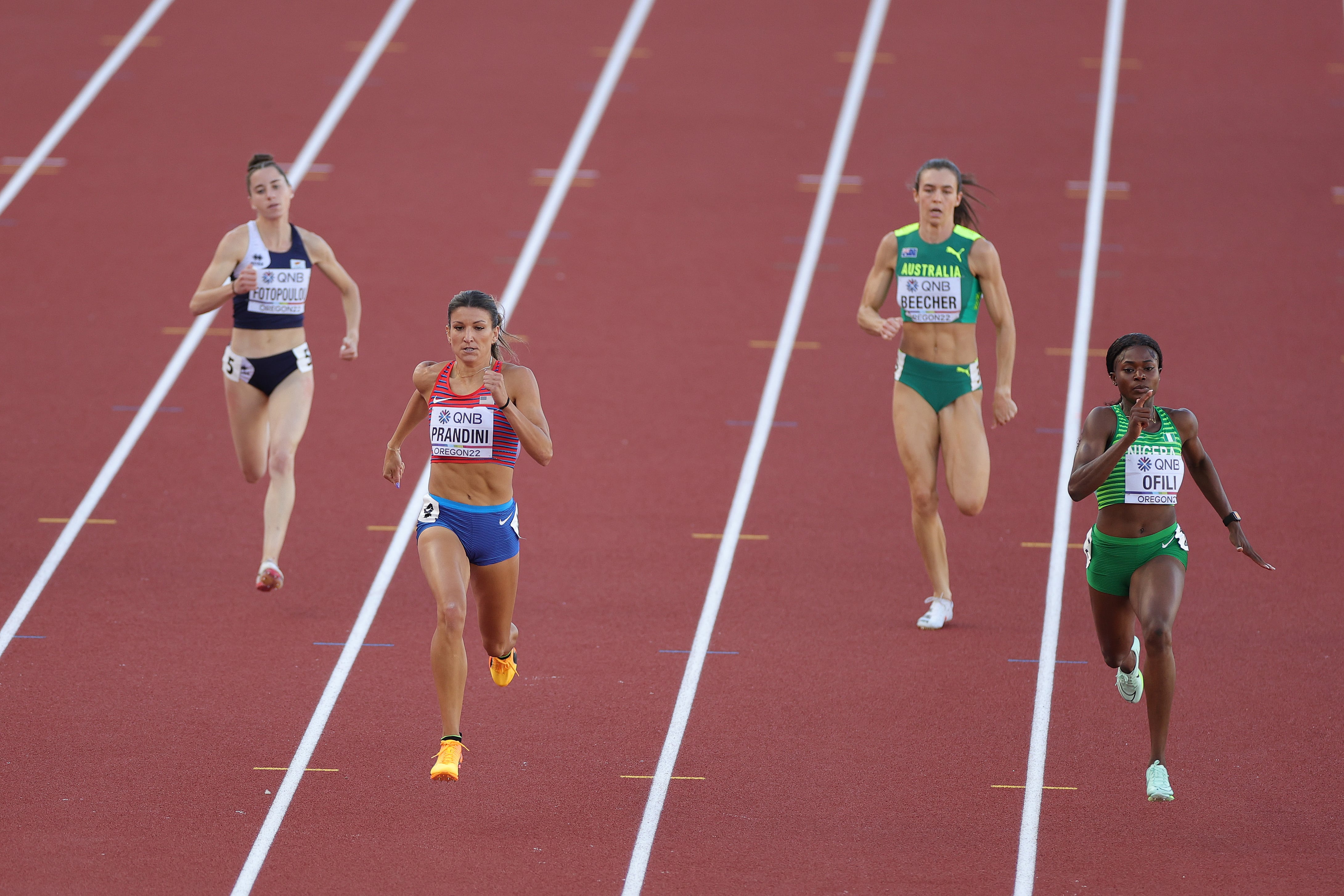 La atleta nigeriana Favour Ofili en el campeonato del mundo de 2022