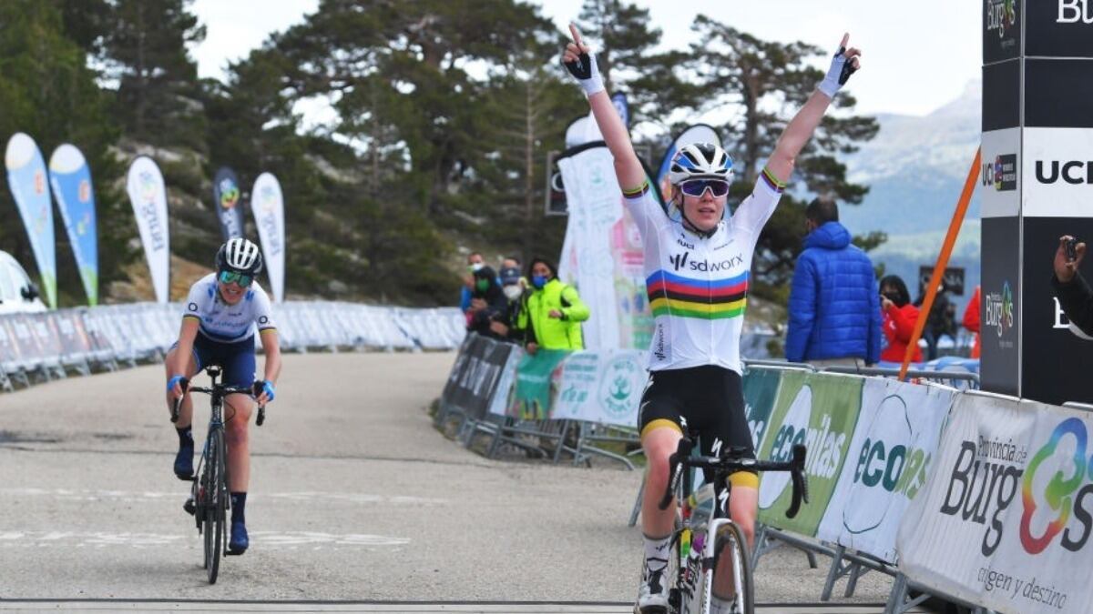 La holandesa Anna Van Der Breggen vencedora de la pasada edición tras su victoria en en Neila