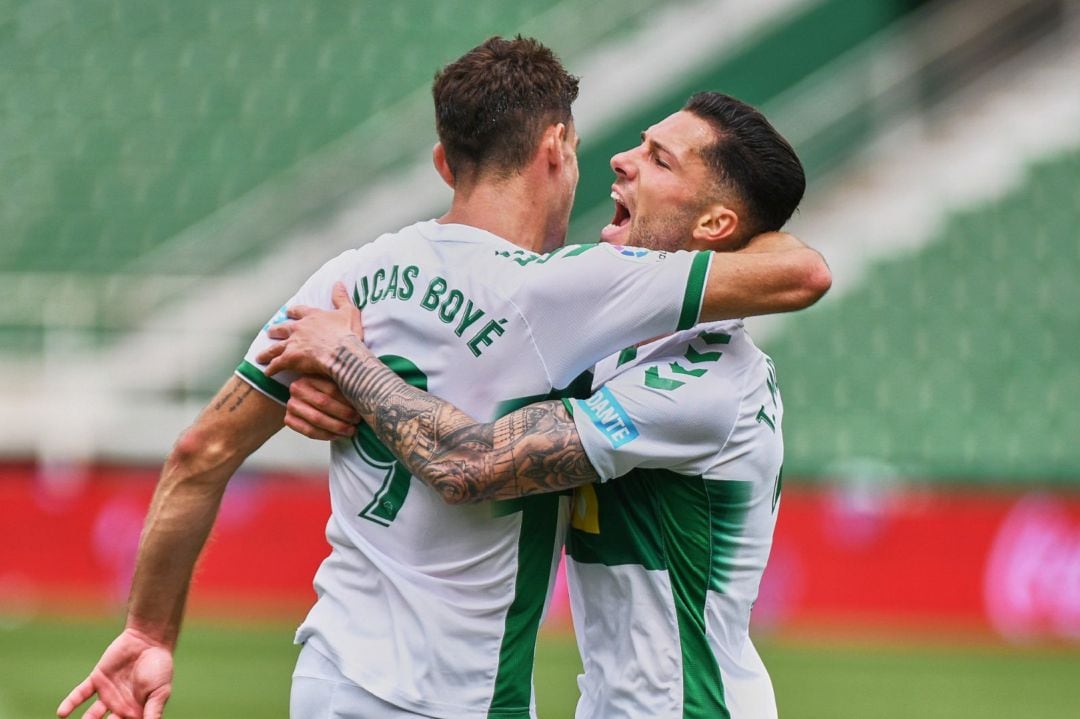 Lucas Boyé celebra su gol al Levante con Tete Morente