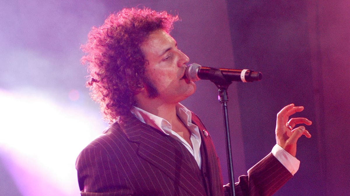 Veinticinco años de ‘Sin enchufe’: cuando M-Clan desenchufó el amplificador… y se enchufó a la historia