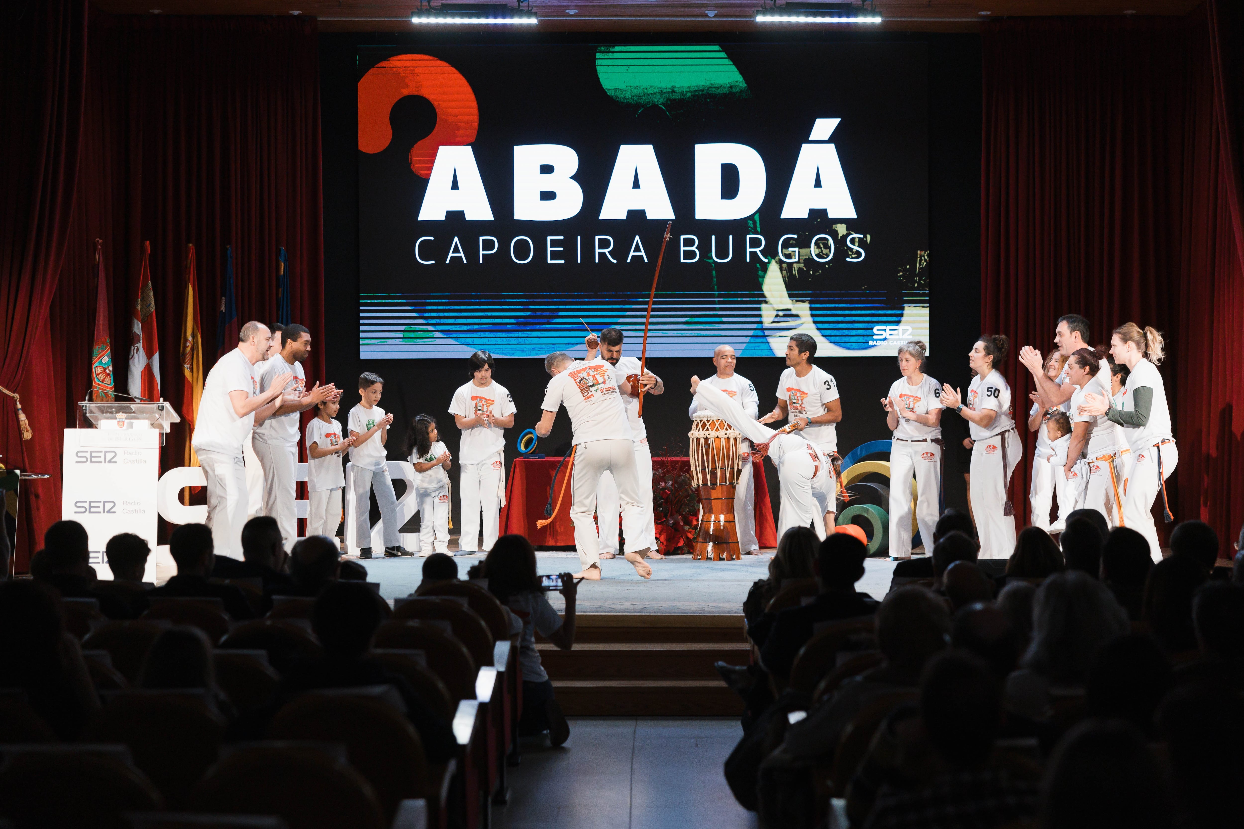 Actuación en la gala del grupo Abadá Capoeira Burgos. / Foto: Rodrigo Mena