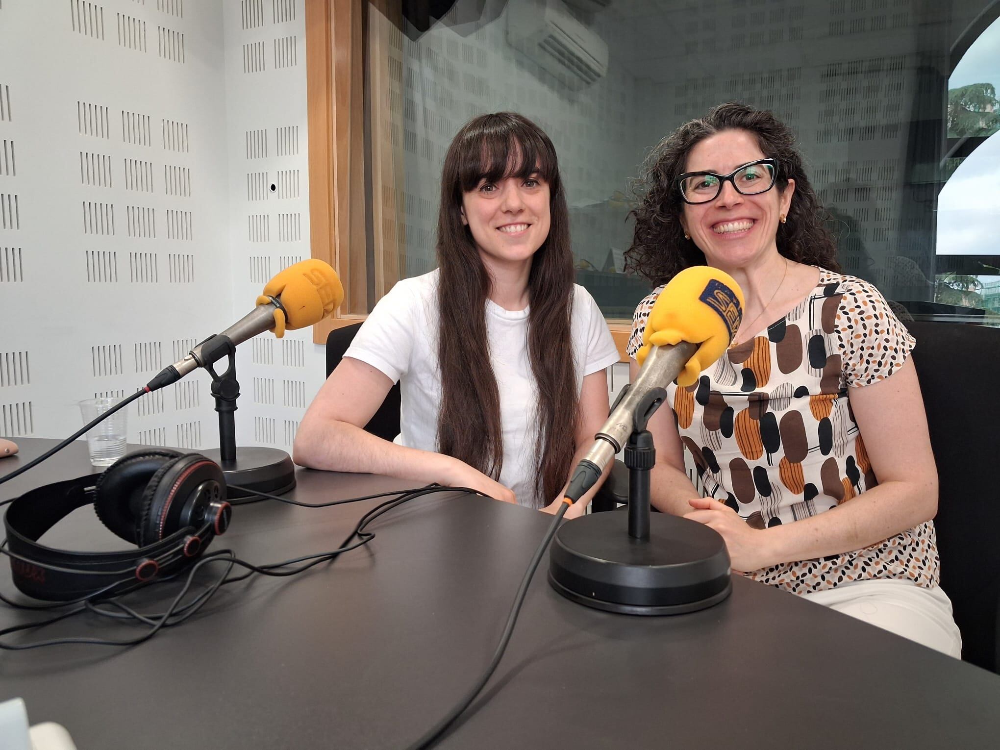 Jenni Casado (i) e Inma Torres, de la Asociación Juvenil Unicornio de Leganés,