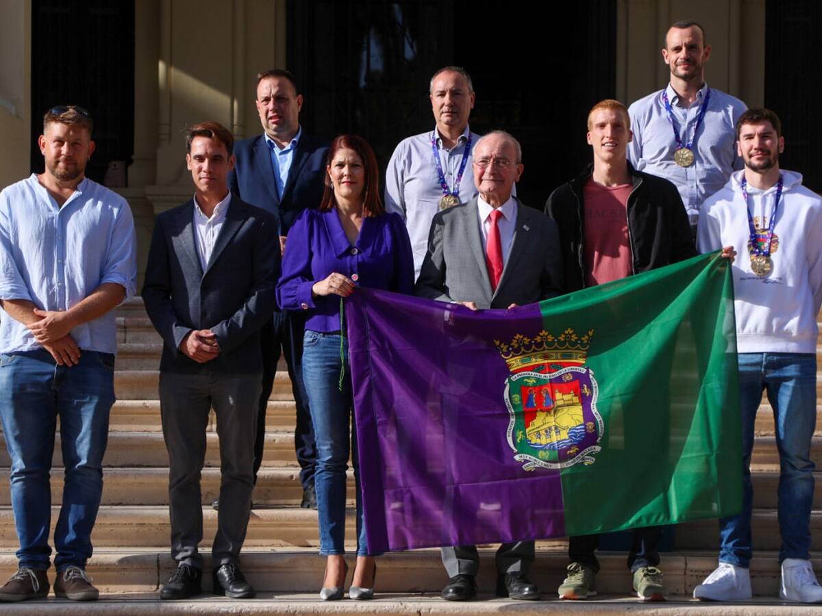 El Ayuntamiento y la Diputación homenajean a los Campeones de Europa