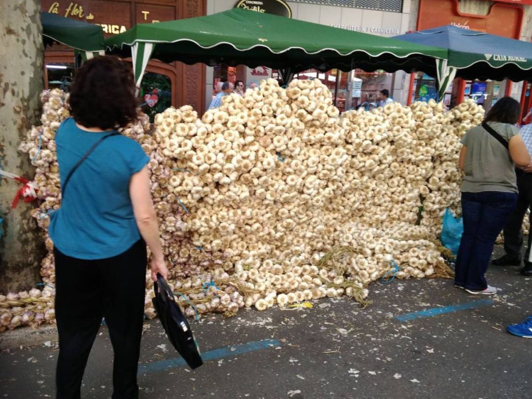 Puesto de la Feria del Ajo de la capital