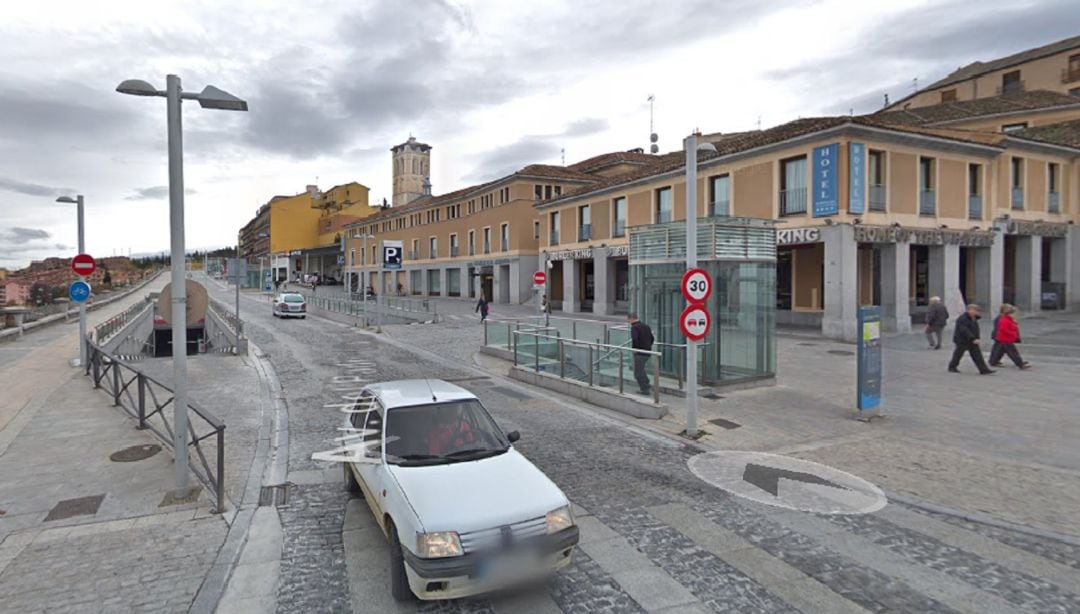 Aspecto actual del comienzo de la avenida Padre Claret junto a la Plaza de Artillería