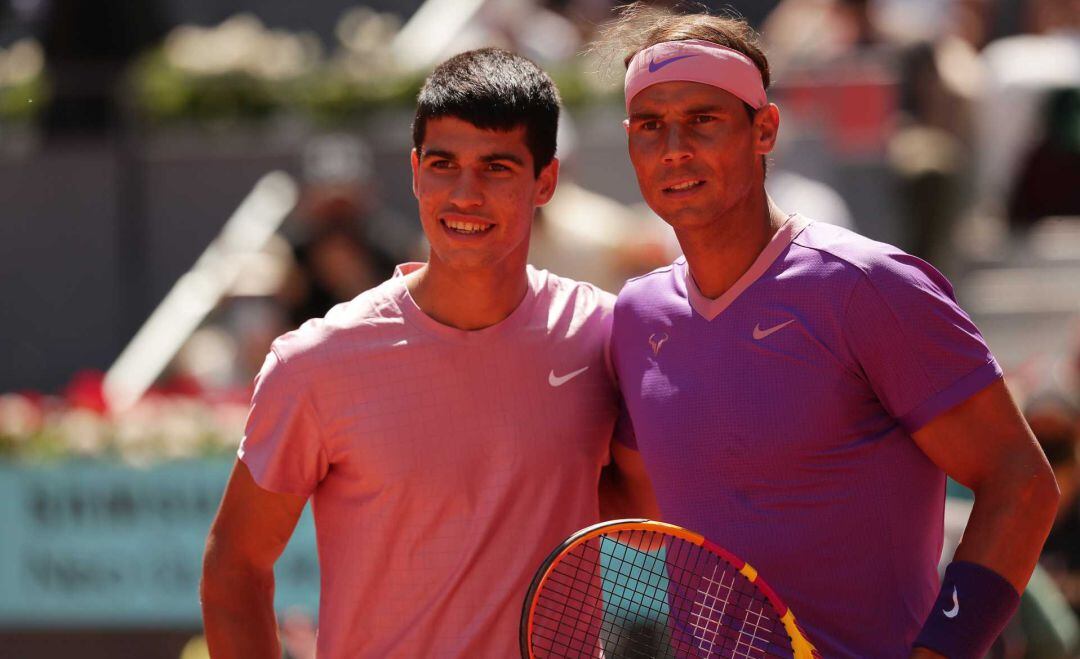 Alcaraz y Nadal, en el duelo entre ambos en el Mutua Madrid Open.