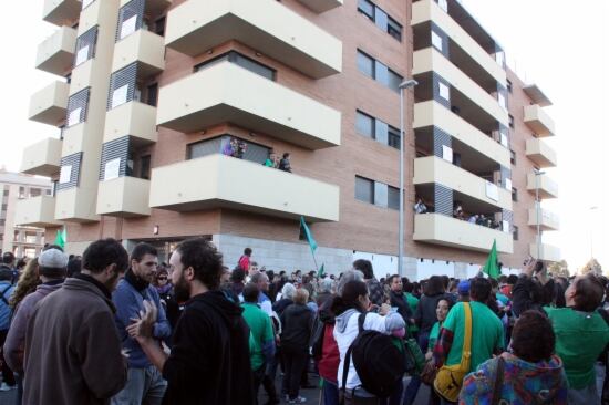 Un miler de persones, disposades a impedir el desallotjament, tot i que al final no ha calgut