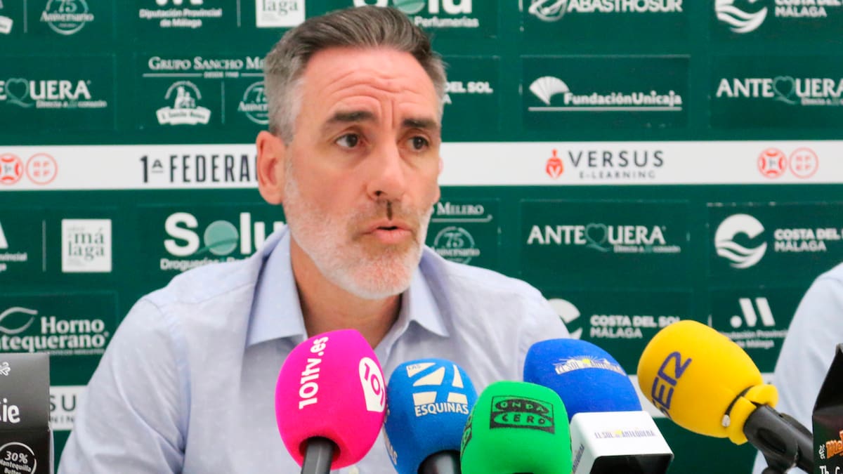 Presentación de Abel Gómez como entrenador del Antequera CF