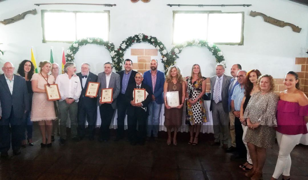 Un momento de la entrega de los  III Premios Tuirísticos-Hosteleros del Campo de Gibraltar en El Campanario de Los barrios.