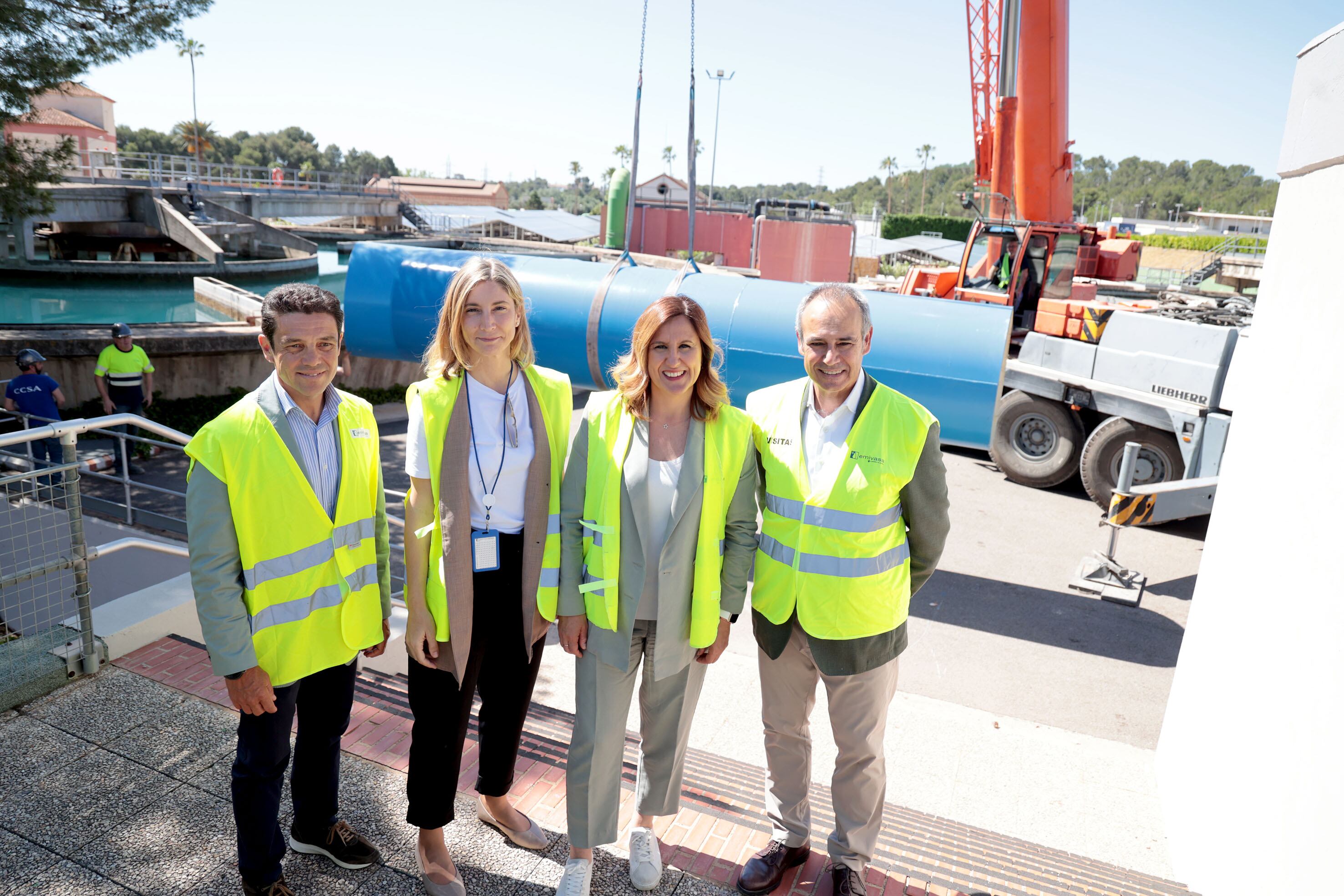 La alcaldesa de València, María José Catalá, visita las obras en la potabilizadora de La Presa que suministra el agua a la ciudad y su área metropolitana