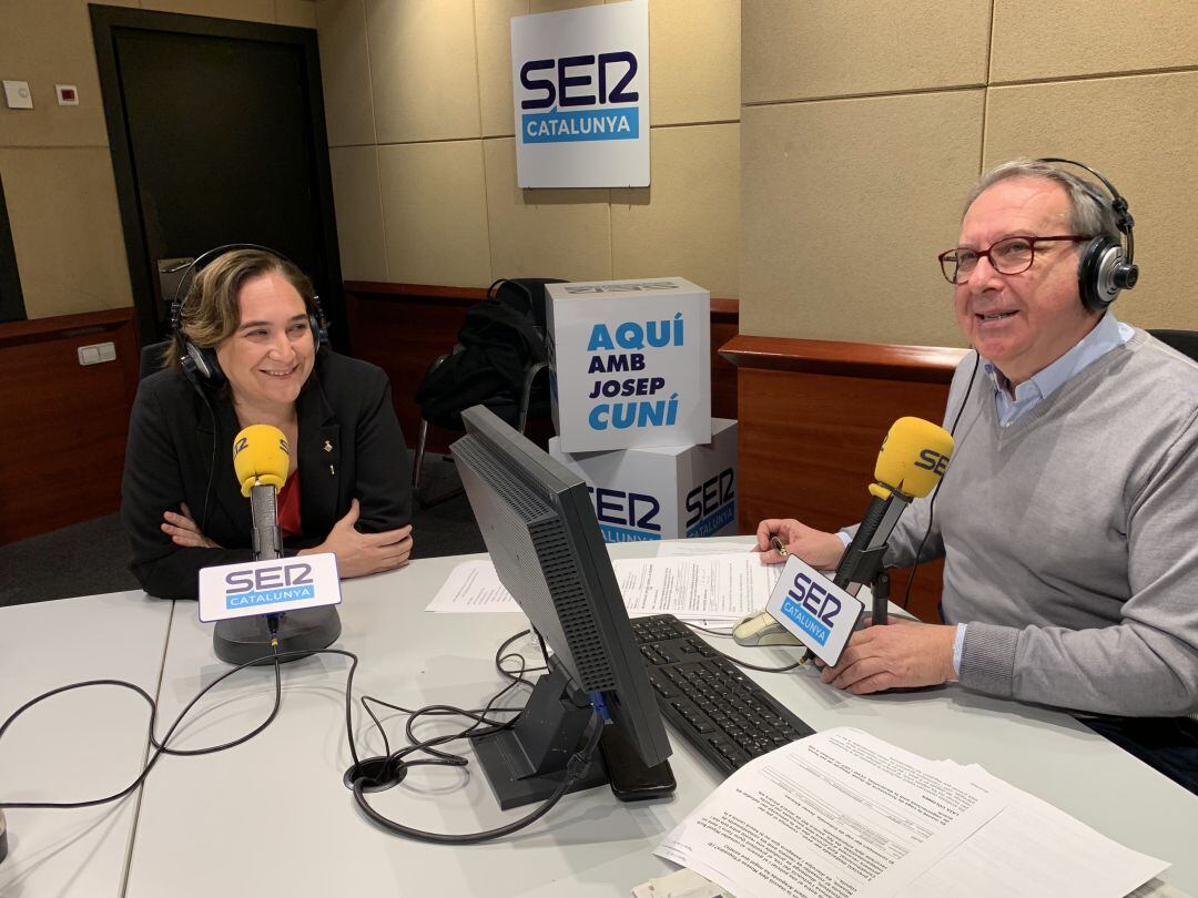 Ada Colau a l'estudi de SER Catalunya amb Josep Cuní