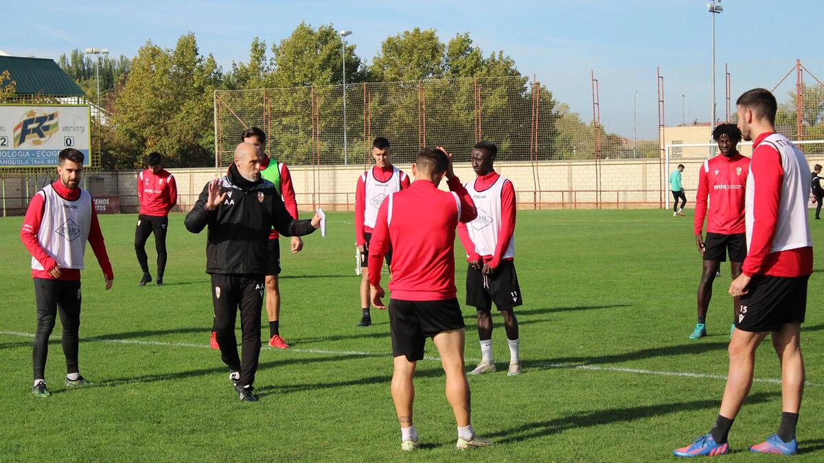 La UD Logroñés destituye a Albert Aguilá