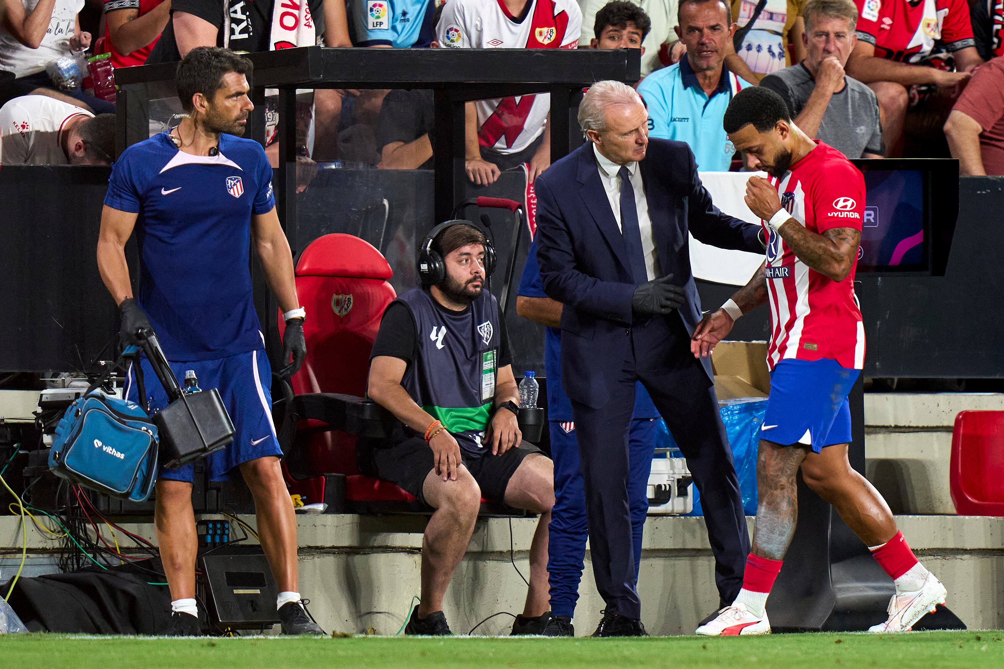 Memphis Depay, en el partido ante el Rayo, donde sufrió su primera lesión esta temporada.