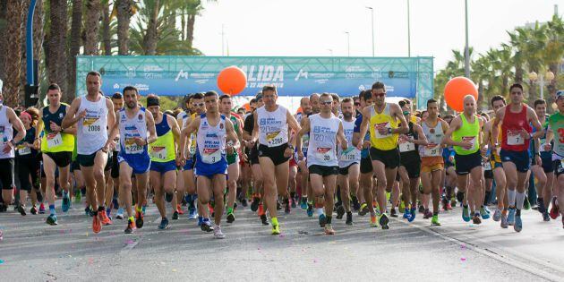 Salida de la Media Maratón Aguas de Alicante 2018