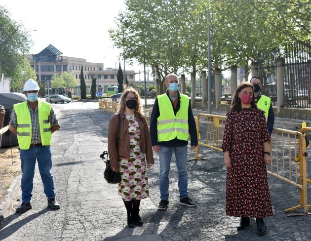 Visita a las obras que se han iniciado en la Calle Santa María de Alarcos