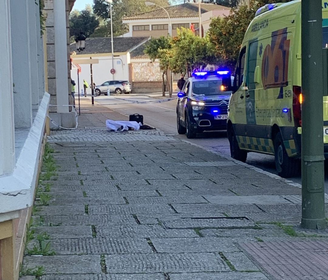 Detenido un joven como presunto autor de la muerte a puñaladas de otro hombre en plena calle en Jerez