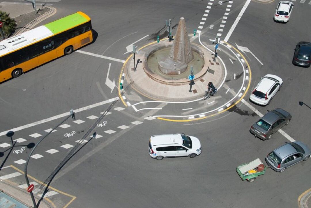 Nuevo tramo del carril bici en la avenida Constitución