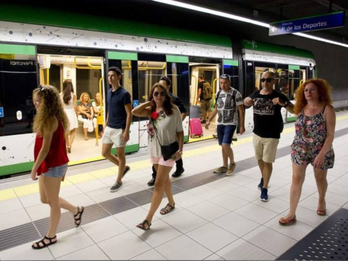 La Junta dilata la reunión del metro con el alcalde y lleva su gestión al Parlamento