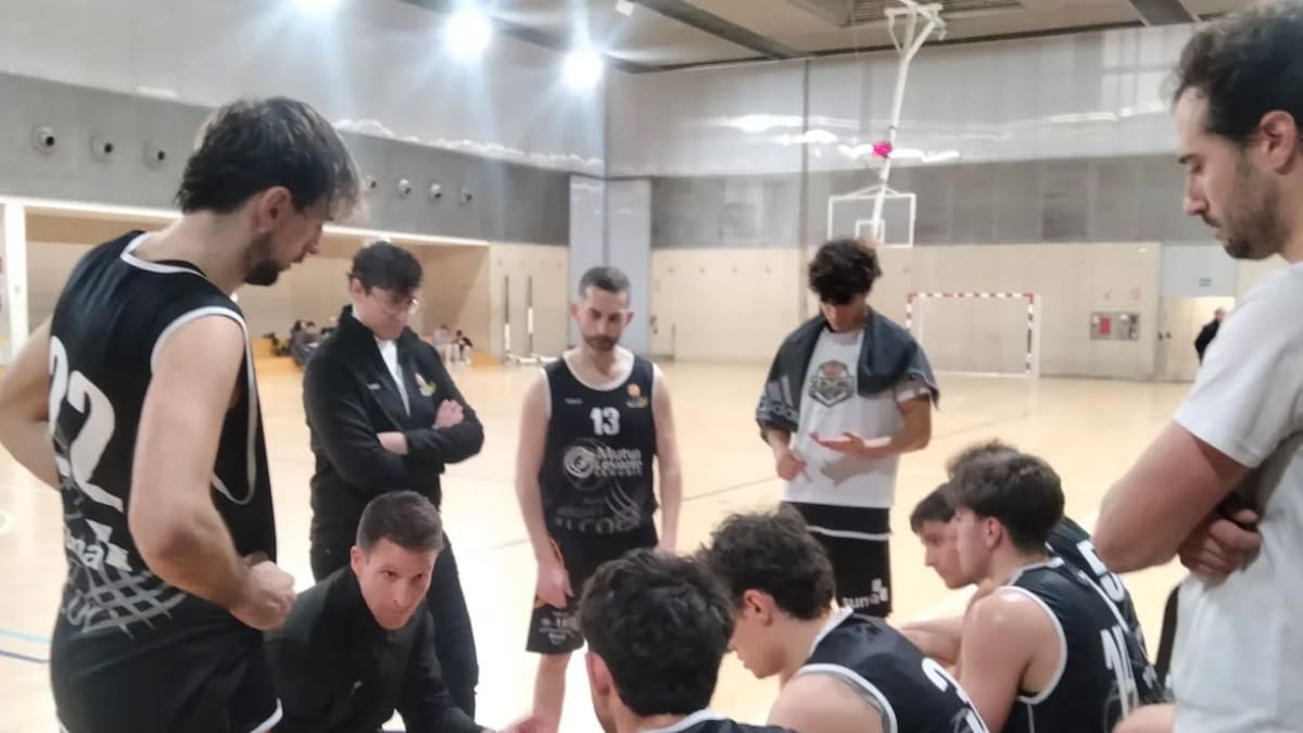 Paso adelante del equipo masculino del Nou Bàsquet Alcoi y aprendizaje del femenino en una jornada intensa