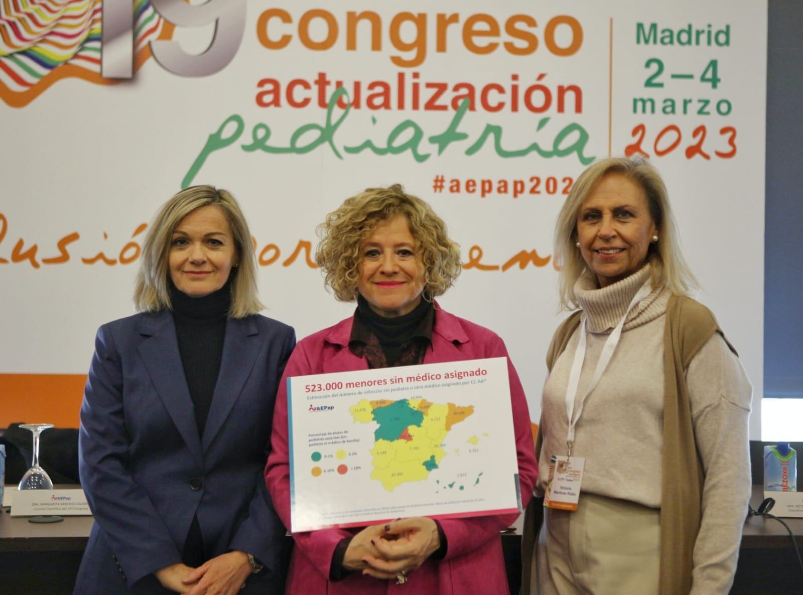 De izquierda a derecha: Dra. Victoria Martínez, miembro del comité científico del Congreso, Dra. Concha Sánchez Pina, Presidenta de la Aepap, y Dra. Margarita Sánchez, miembro del Comité Científico del Congreso.