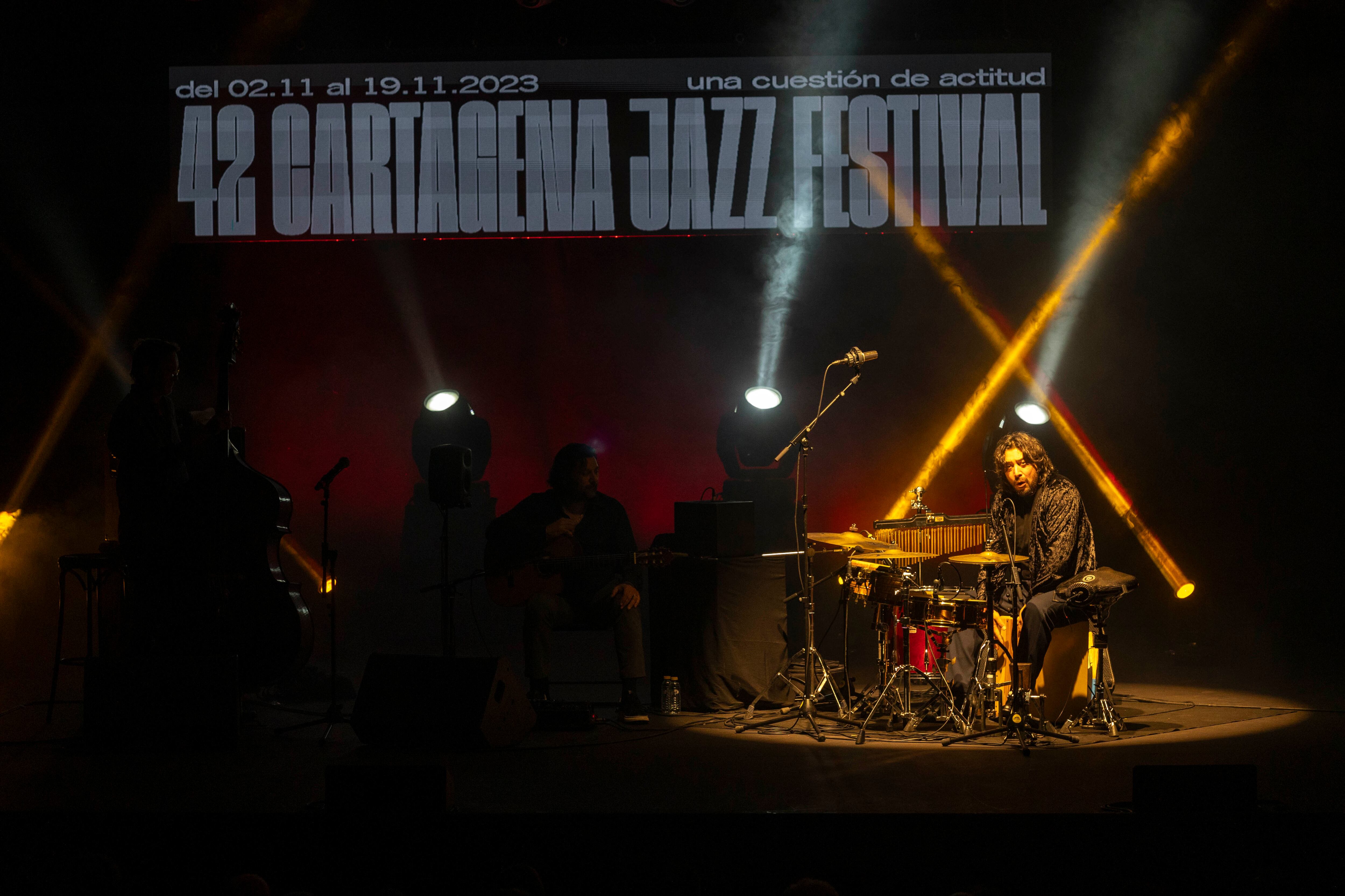 El percusionista José Manuel Ruiz, “Bandolero” en el Nuevo Teatro Circo de Cartagena.