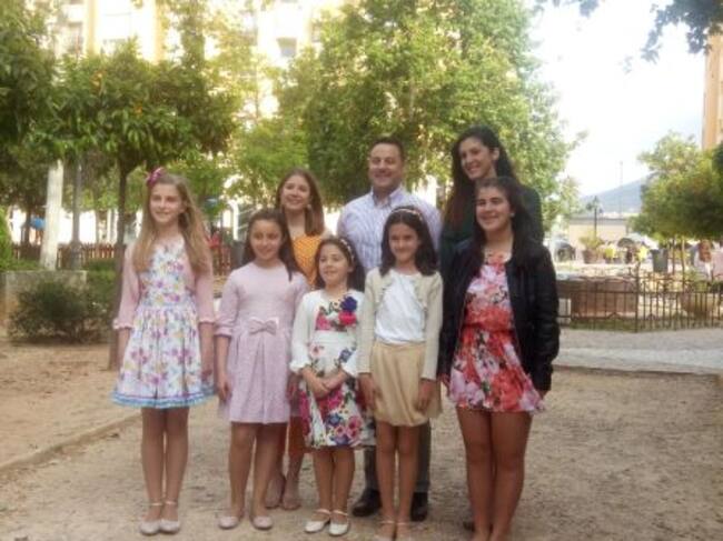 Las candidatas con el presidente de la Junta Local Fallera.