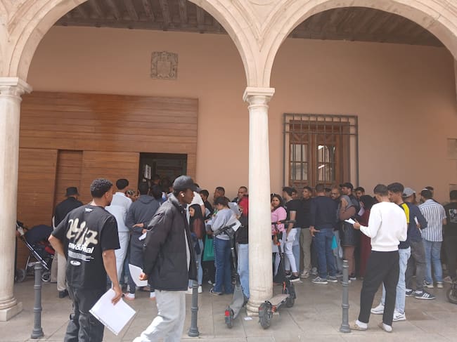 Saturación en el consistorio lorquino por el informe de vulnerabilidad que necesitan los inmigrantes