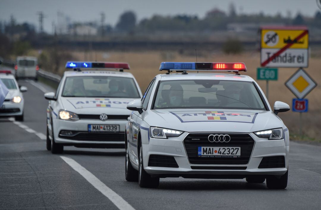 Coches de policía en Rumanía. 